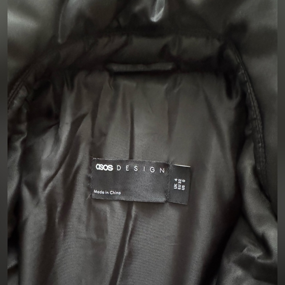 Oversized ASOS DESIGN nylon quilted maxi puffer coat in black - Picture 9 of 10